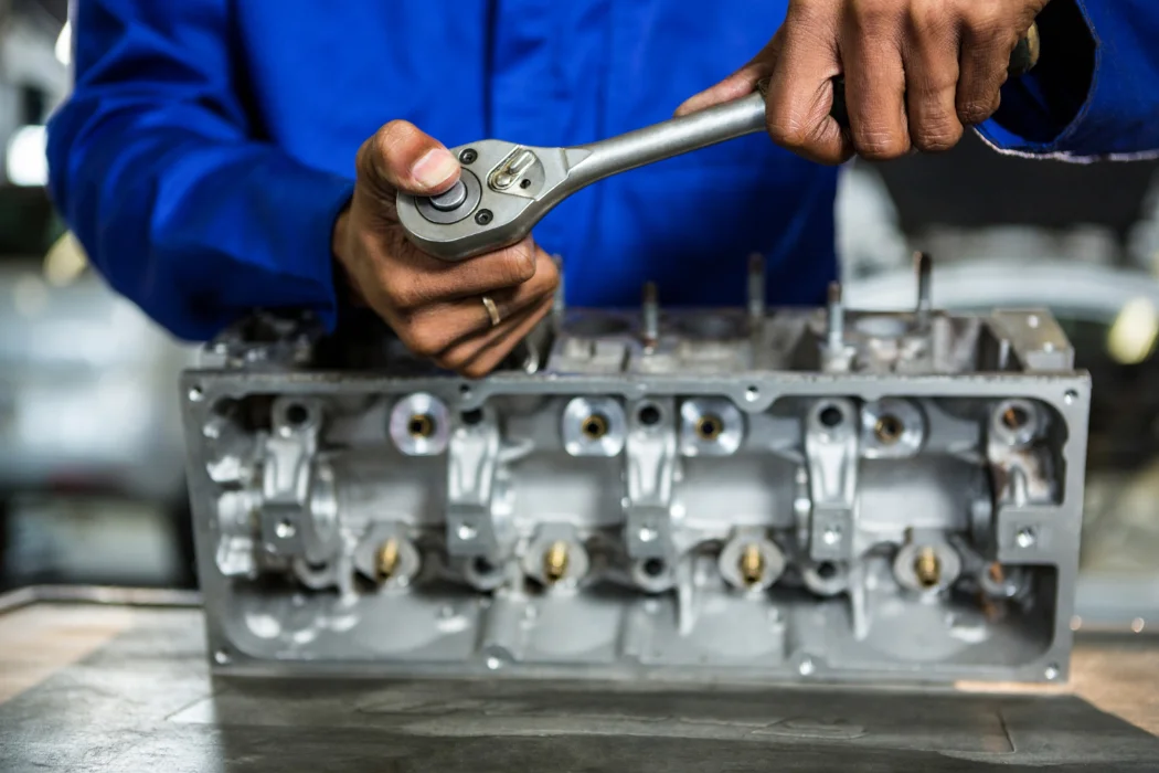 Cylinder head assembly and torque setting london england